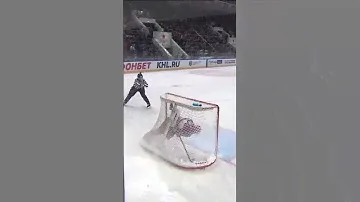 🤔🏆🏒В предыдущем финале между ЦСКА и «Ак Барсом» был, возможно, самый странный гол. Будет повторение❓